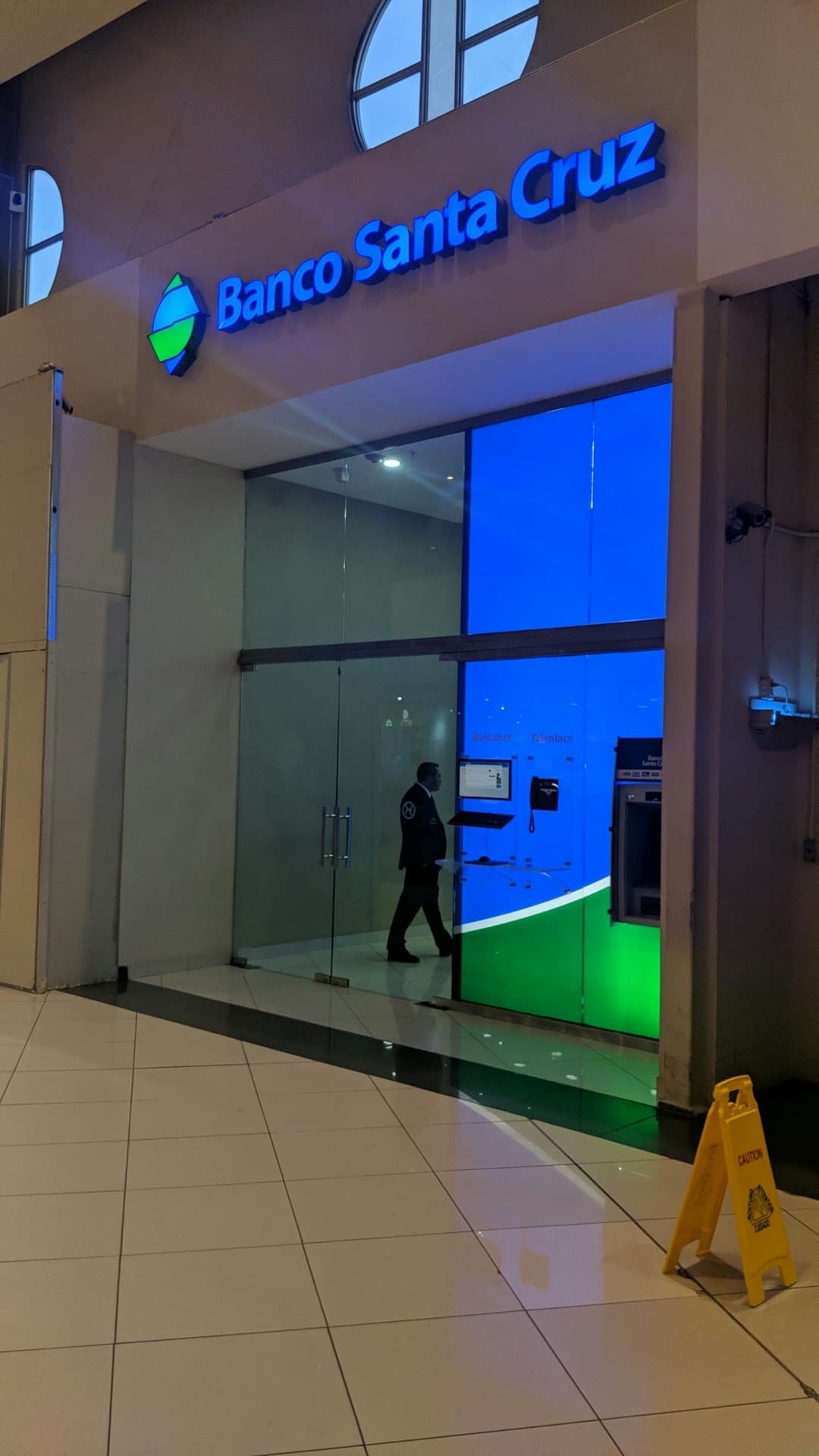 Banco Santa Cruz — Galería 360