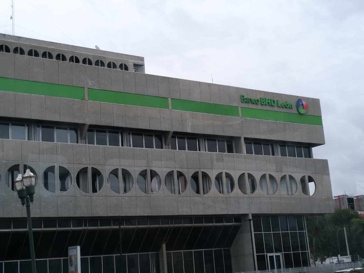 Banco BHD — C. Luis F. Thomén